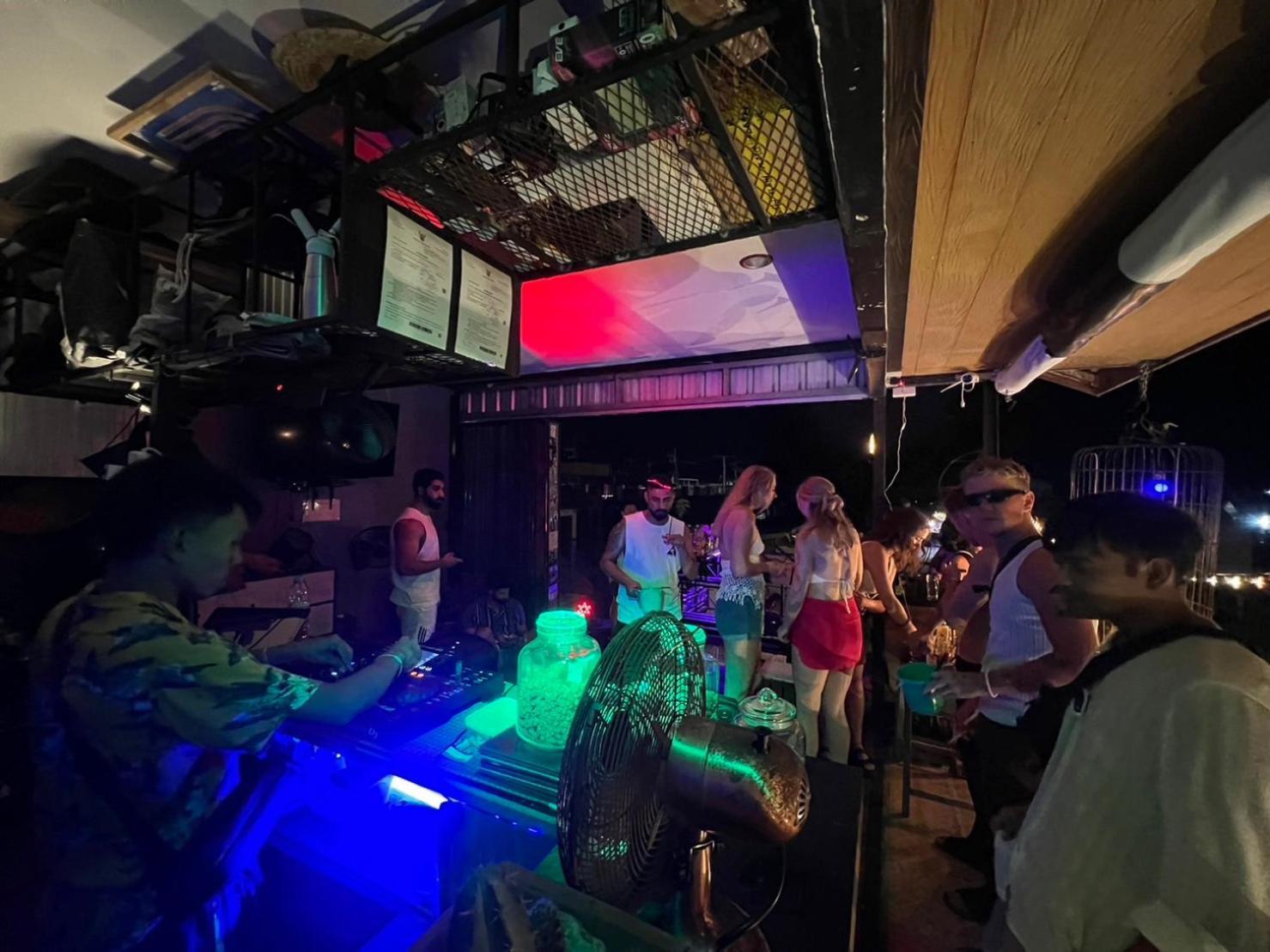 U Hostel Koh Phangan Haad Rin Ngoại thất bức ảnh